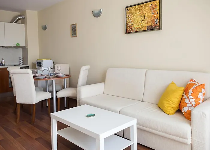 Beachfront Bliss-1br Sea View Flat In Golden Sands By Flat Mаnаger