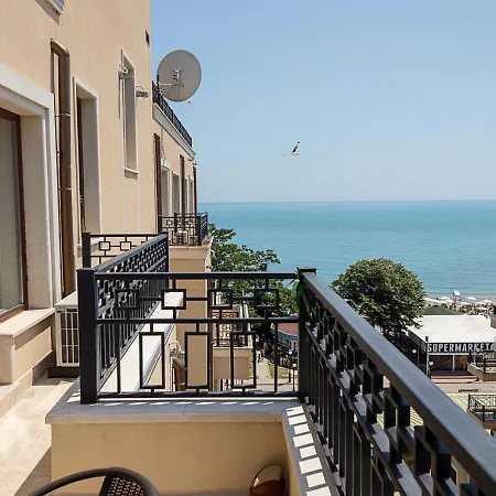 Beachfront Bliss-1br Sea View Flat In Golden Sands By Flat Mаnаger Apartment