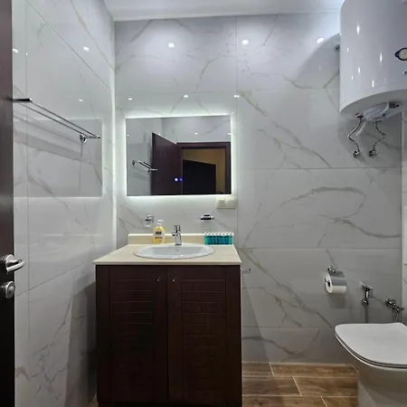 Beachfront Bliss-1br Sea View Flat In Golden Sands By Flat Mаnаger Apartman