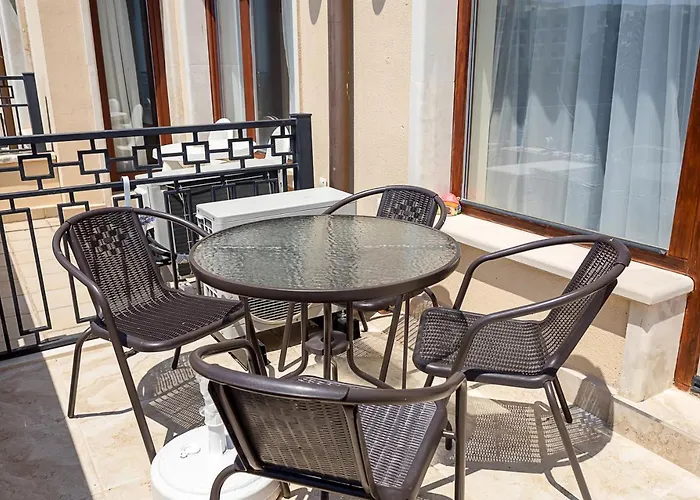 Beachfront Bliss-1br Sea View Flat In Golden Sands By Flat Mаnаger Варна