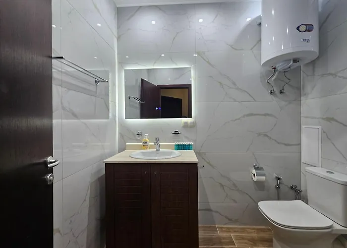 Beachfront Bliss-1br Sea View Flat In Golden Sands By Flat Mаnаger Lägenhet